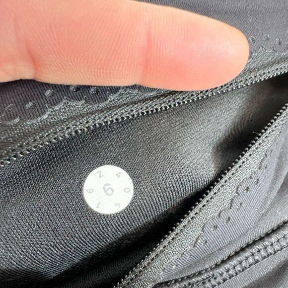 Lululemon Cropped Leggings Womens 6 Black Mesh Trim Pull-on Stretch Luxtreme - Picture 8 of 9